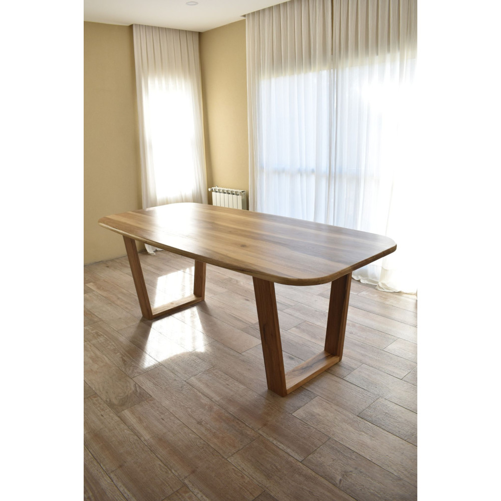 Mesa de comedor Serena madera maciza petiribi Mesa de comedor Serena madera maciza petiribi