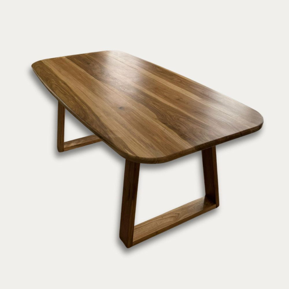Mesa de comedor Serena madera maciza petiribi Mesa de comedor Serena madera maciza petiribi
